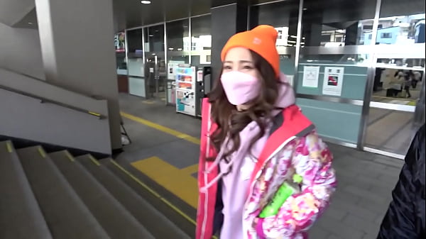【The Goddess of Cute Sluts Descends Upon Niigata's Ski Slopes】