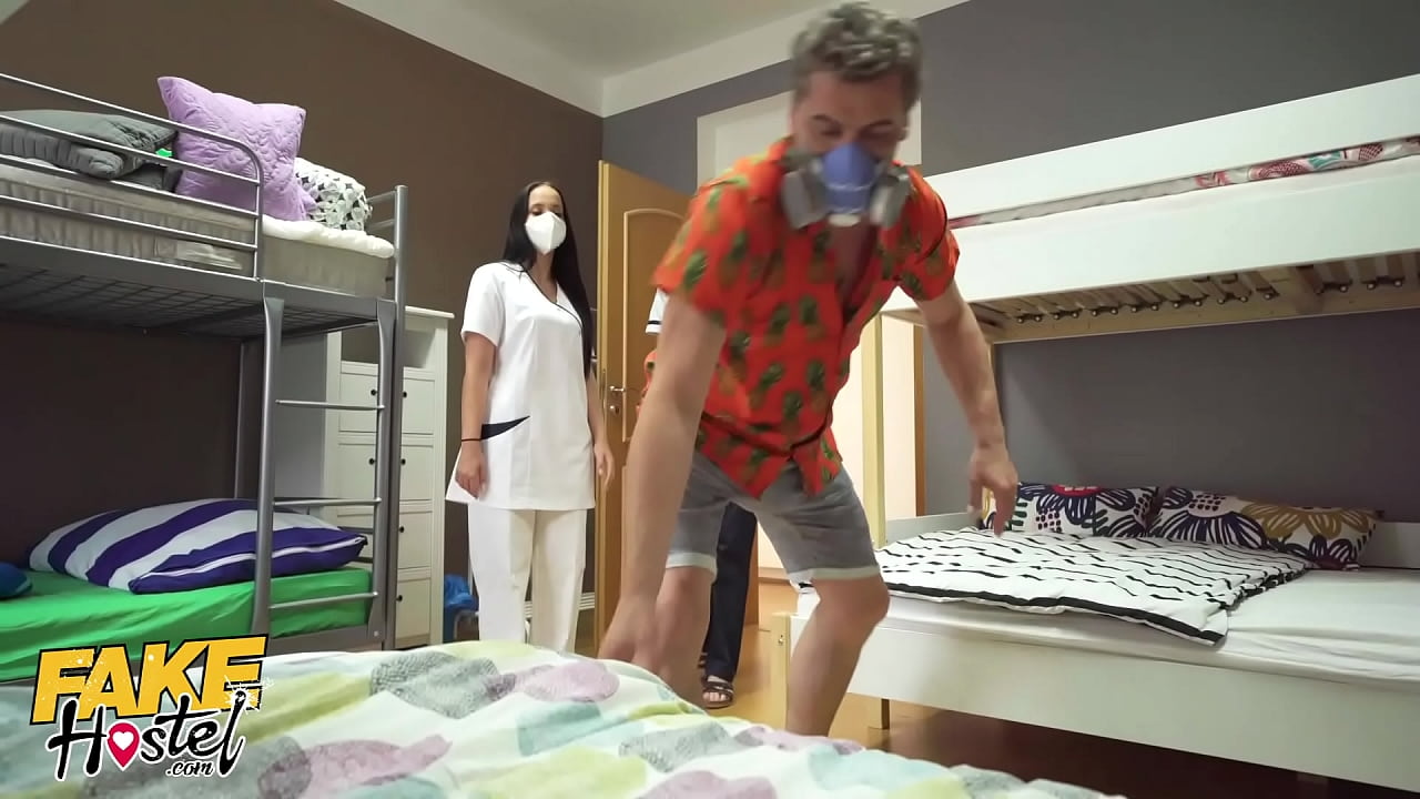 Trío falso en albergue con enfermeras pelirrojas y latinas
                    cumshot latina sexy blowjob redhead threesome uniform deepthroat pussy licking orgasm rough sex nurses small tits female orgasm hard fucking squirting orgasm hard rough sex jennifer mendez coronavirus ariela donovan muchos negros