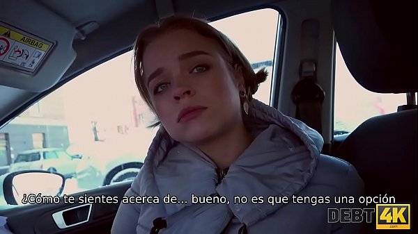 Download Video - DEBT4k&period; Pobre cantinero obtiene dinero por paja en el auto y sexo