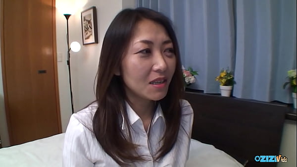 This MILF gets the dick she wanted right in the pussy and rides him hard.