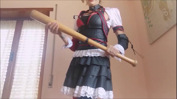 A fantastic harley quinn that seduces you with ...