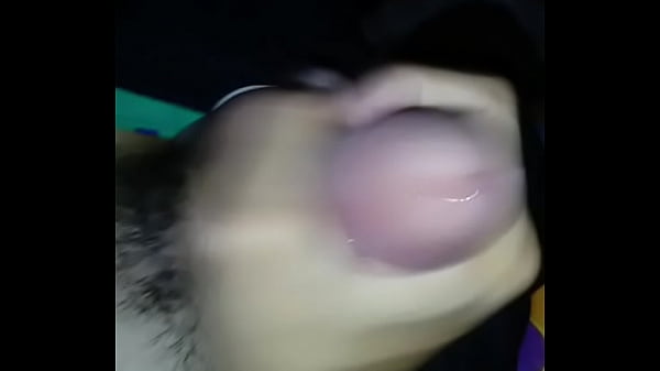 Download Video - Chico se masturba rico