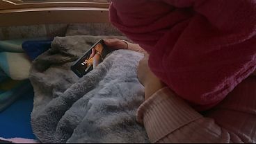 ESPOSA latina le ponen crema en TREMENDAS NALGAS y sin darse cuenta YA TIENE UNA VERGA METIDA