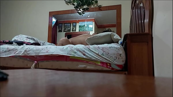 Download Video - mujer joven se entrega a sugar de pene grueso que tiene 54 a&ntilde;os y me puso a pujar