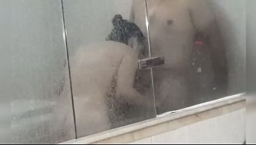 eating my partner's wet pussy in the bathtub gives a rich surprise blowjob