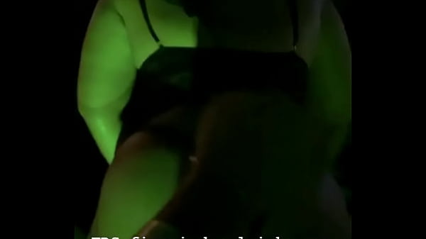 Close friend hottie dancing @moana.cf