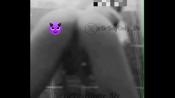 Empinado másturbandome