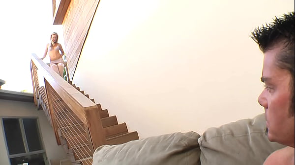 Joelean shows us that older women are always good fucks because they know how to move...