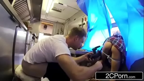 hot blonde babe serving hot dogs and fucked same time