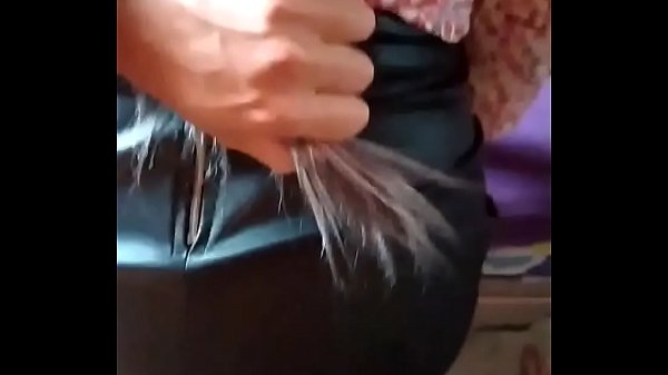 Download Video - Crentinha de saia de couro e o pauzudo &sol; Privacy&colon; Crentinha pauzudo