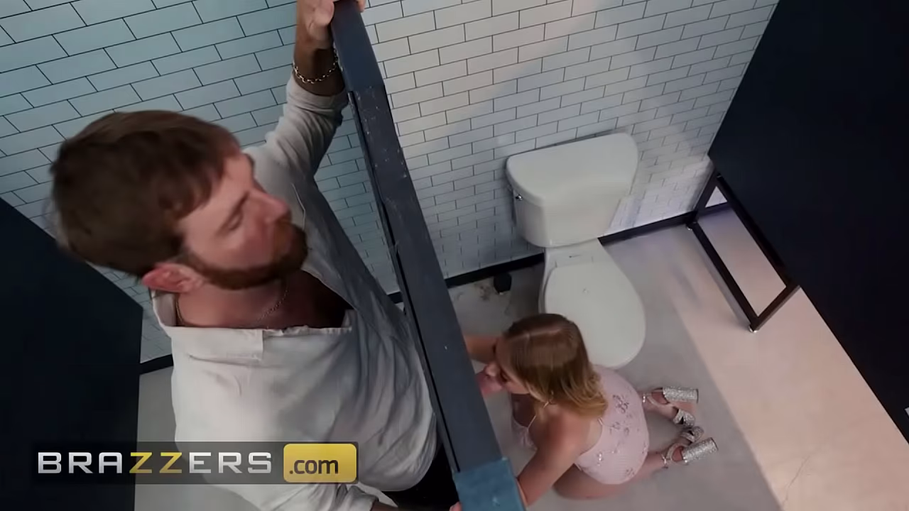 Wrong Gloryhole Melody Marks / Brazzers/ Enter XVPROMO on official site for discount