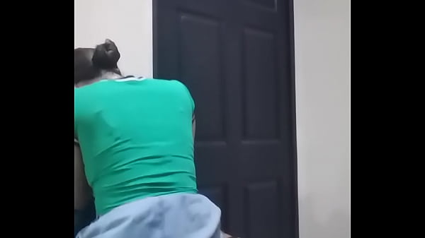 Download Video - HASTA EN LA COSINA ME LA COJO