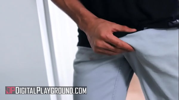 Aidra Fox & Eliza Ibarra Just Show Up In Someon...