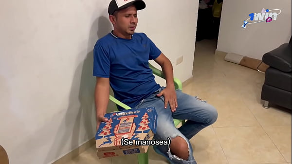 I seduce the pizza delivery man and end up fucking him until I get all his cum - Melany Latina