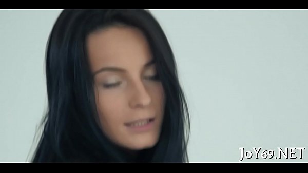 Teen toys snatch to geet orgasm