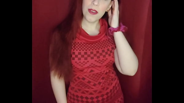 Me pruebo disfraces enfrente de mi hermanastro y le pongo la verga dura!!!