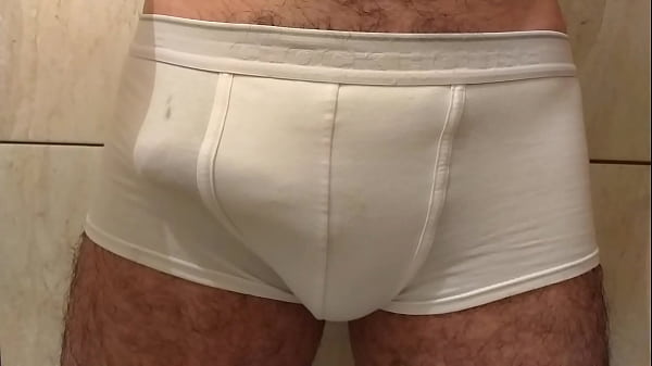 Download Video - Meu pau duro pulsando dentro da cueca