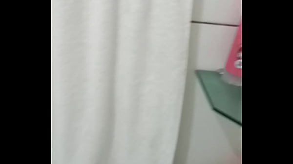 Safadezas no banheiro s&oacute; vendo XVideos amei modelo Paulo Victor o Paul&atilde;o do banho