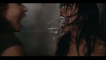 寄生されたレズビアンの異人種間スリーサム - ハードな69セックス