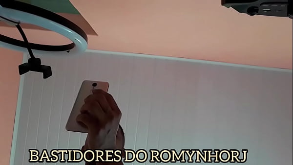 IN RIO DE JANEIRO PORN ACTOR SHOWING LITTLE OF HIS DAY