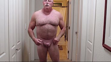 Download Video - Naked in the hallway&period;
