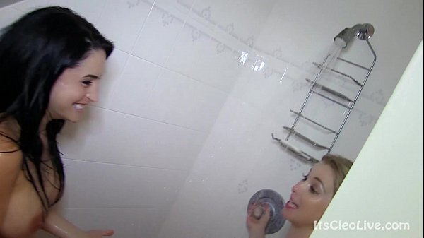 Its Cleo Is Too Wet with Sunny Lane