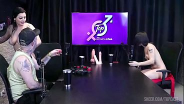 Gaucha morena gostosa é fodida ao vivo no topcast pela Monica Lima.