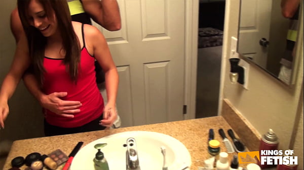 Amateur dude records while pumping his tattooed girl on the chair