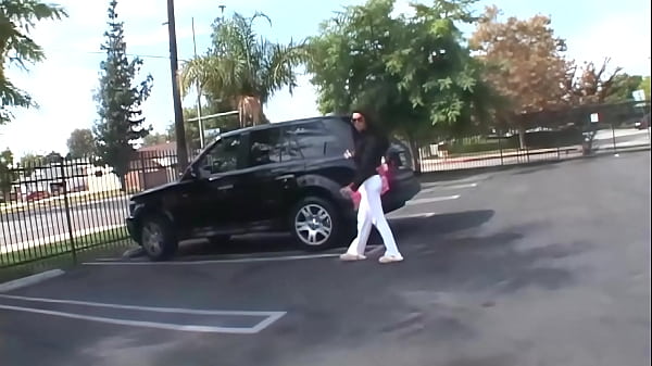 Paulina James Shows Off Her Behind