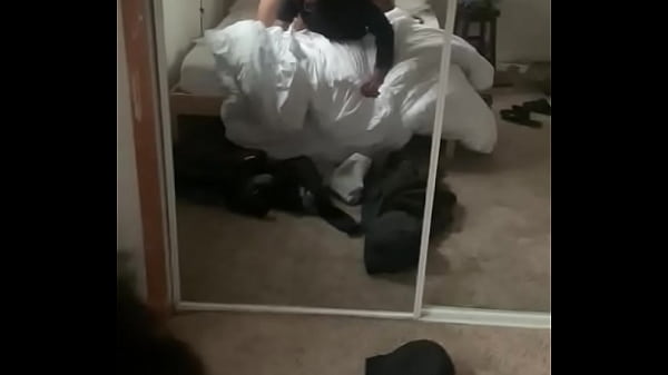 Meng Knapps Legal Schwaarz Gf Gär Grouss Wäiss Hunn An Hirem Knapper Jonk Guy Muschi