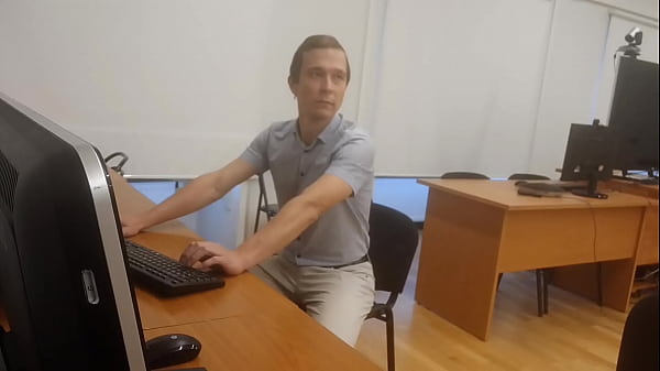 Download Video - Sex model mars6mars masturbate at computer class