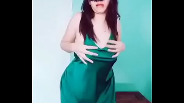 thumb striptease