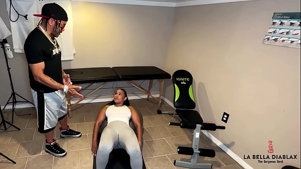FETISH BUTT SNIFFING FEMDOM SWEATY ASSHOLE AFTER GYM WORKOUT