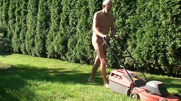 Download Video - Nacktrasenm&auml;hen