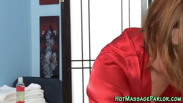 Facialized masseuse blows