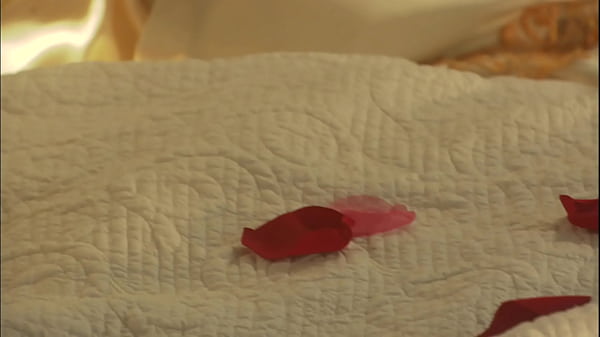 Behind the scenes hot threesome: while a real couple makes porn