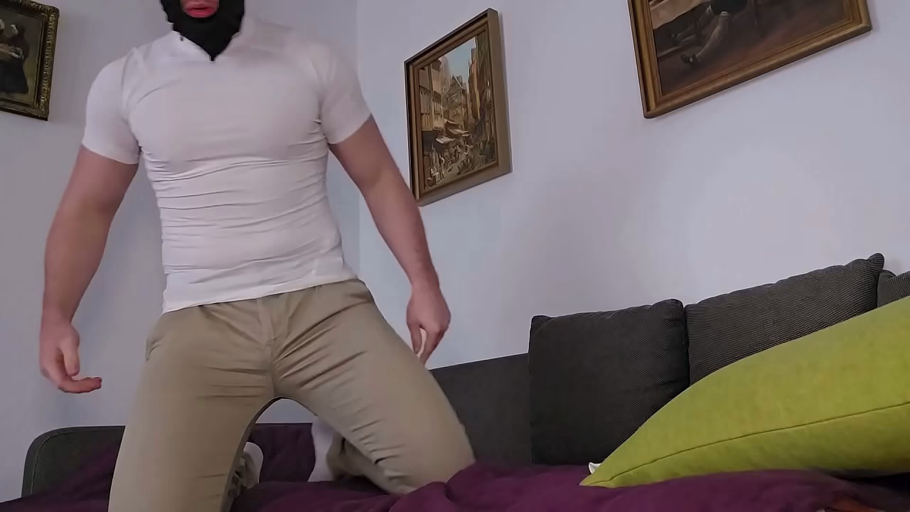 RIPPED BULGE CRAZE! PhantomGentX Poses in Tight Clothes and Teases to Pop