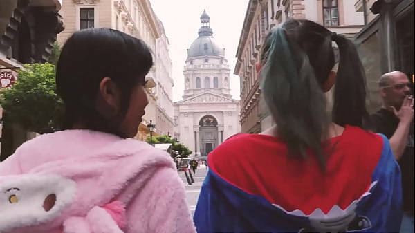 Marica Hase Sightseeing with Harriet Sugarcookie