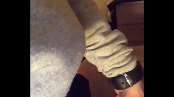 Montrant Une Bite Prête À Baiser