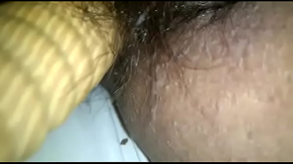 Chatte Poilue Mariée Avec De Beaux Poils Lisses De Salope Chaude Voulant Une Bite Commentaire Qu'il Donne Un Schéma.