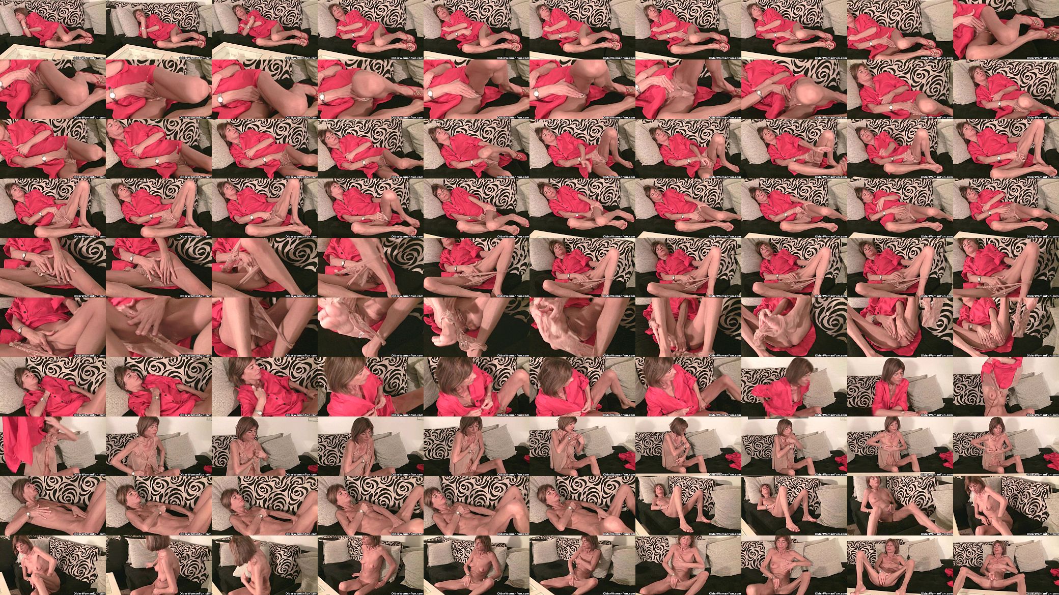 Skinny massages her small tits and rubs her tight pussy 预览图