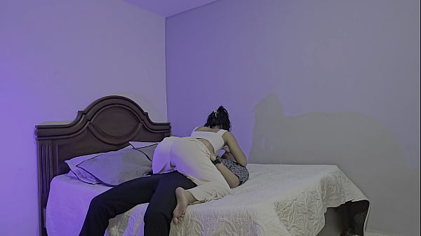 My boyfriend fucks me while my parents aren't home