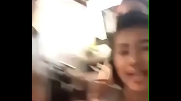 thumb boobs