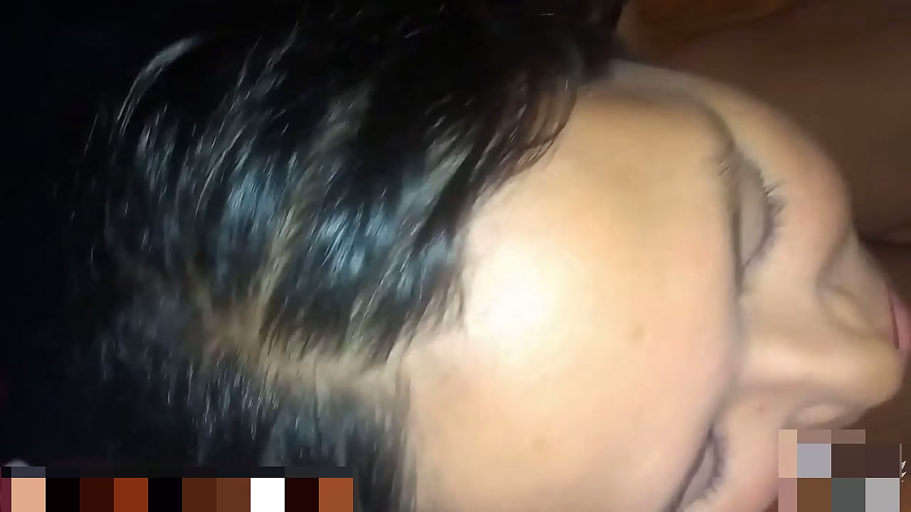 Full blowjob with a Mexican follower who lives in California (United States) who traveled to Colombia to fuck me and make me swallow his cumshot. I show him my buttocks and he sticks a finger in my ass