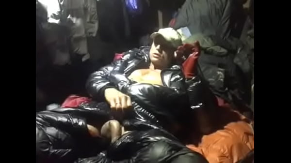 Skóra i puffy fajki zabawa z bombet