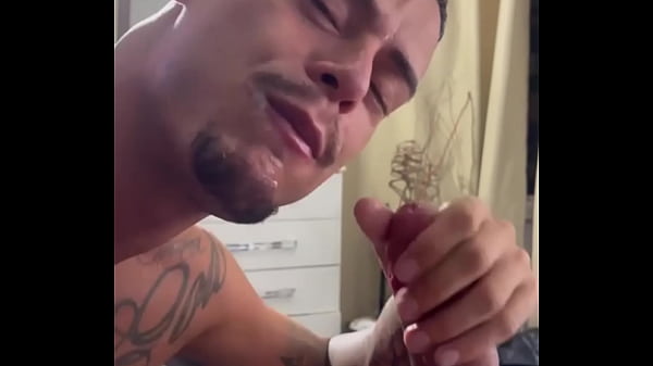 O ENORME PAU DO MARRETA ARROMBANDO O MALOKA