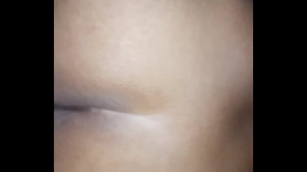 Con la perrita mía dándole ñema por su toto