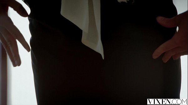 Download Video - VIXEN Gorgeous Real Estate Agent Kirsten Lee Fucks her Client