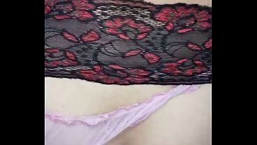 flaca de co&ntilde;o estrecho rebotando su culo sobre la verga de su cu&ntilde;ado