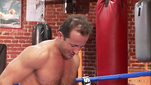 Horny Dude Teaches her how to Box with his Hard Dick